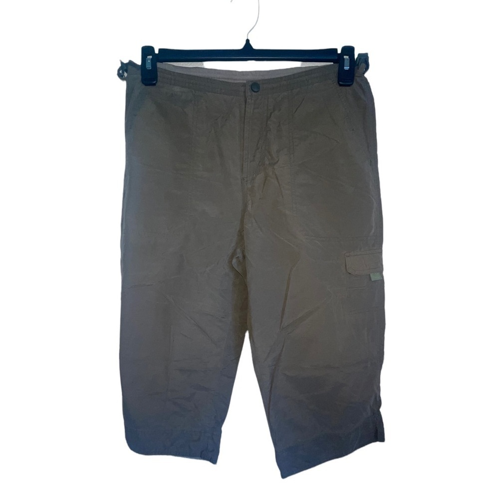 Women’s Columbia Cargo Capri. Size Medium GUC
